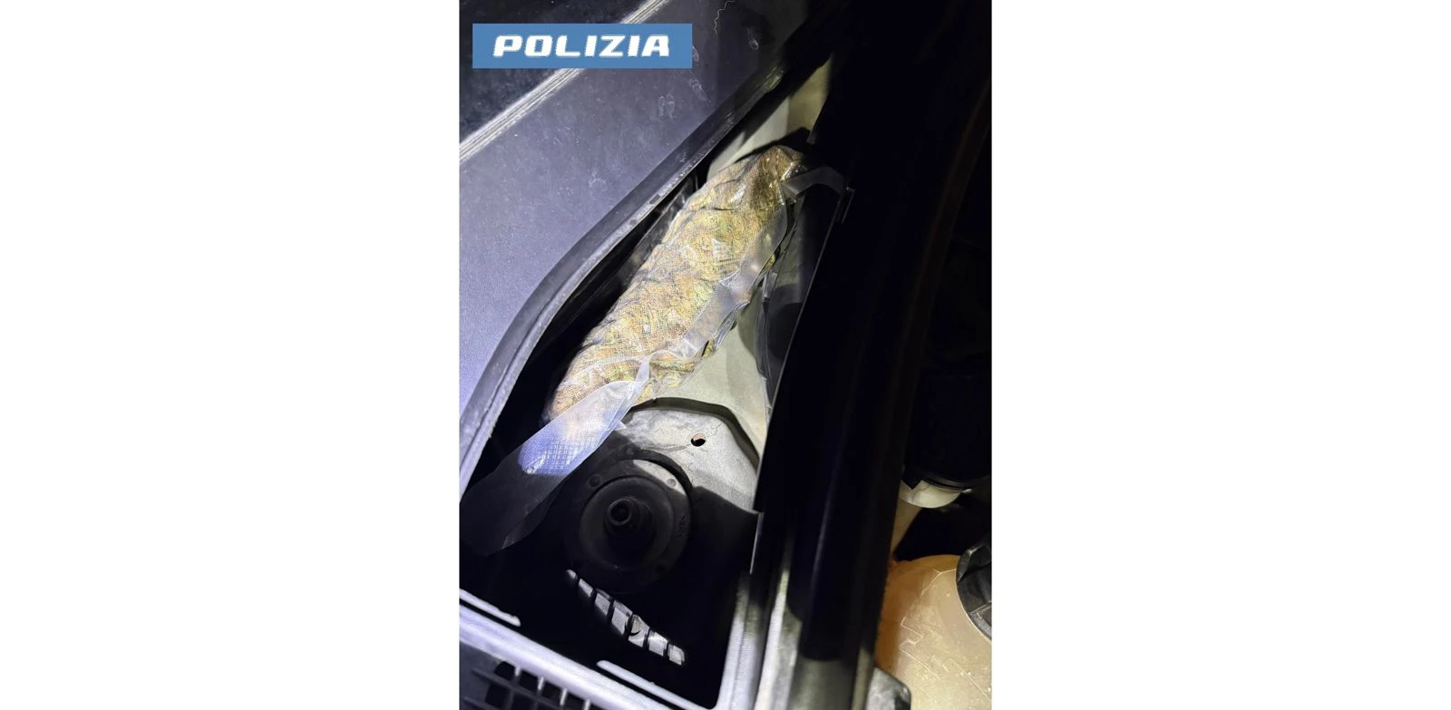 Trasportava cocaina e marijuana, arrestato un 29enne nell’area di servizio di Villa San Giovanni