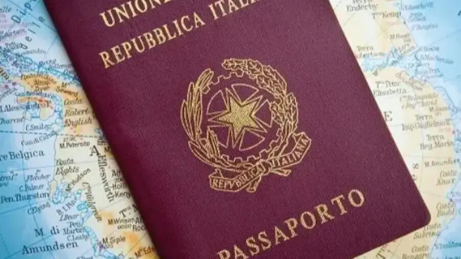 images Servizio Passaporti da Poste Italiane: ecco dove poterlo richiedere e rinnovare in Calabria 