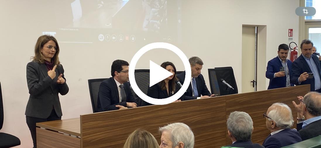 images La Regione presenta il "Trasporto pubblico a chiamata destinato alle persone con disabilità"   
