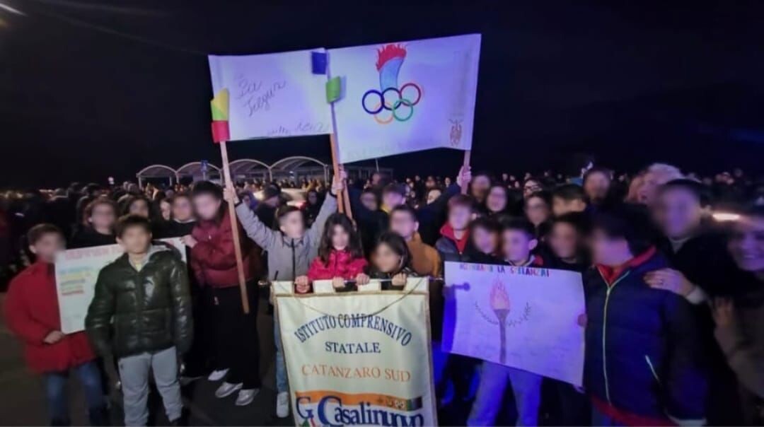 images La Fiamma olimpica illumina Catanzaro: gli studenti dell'IC Casalinuovo sud in prima fila
