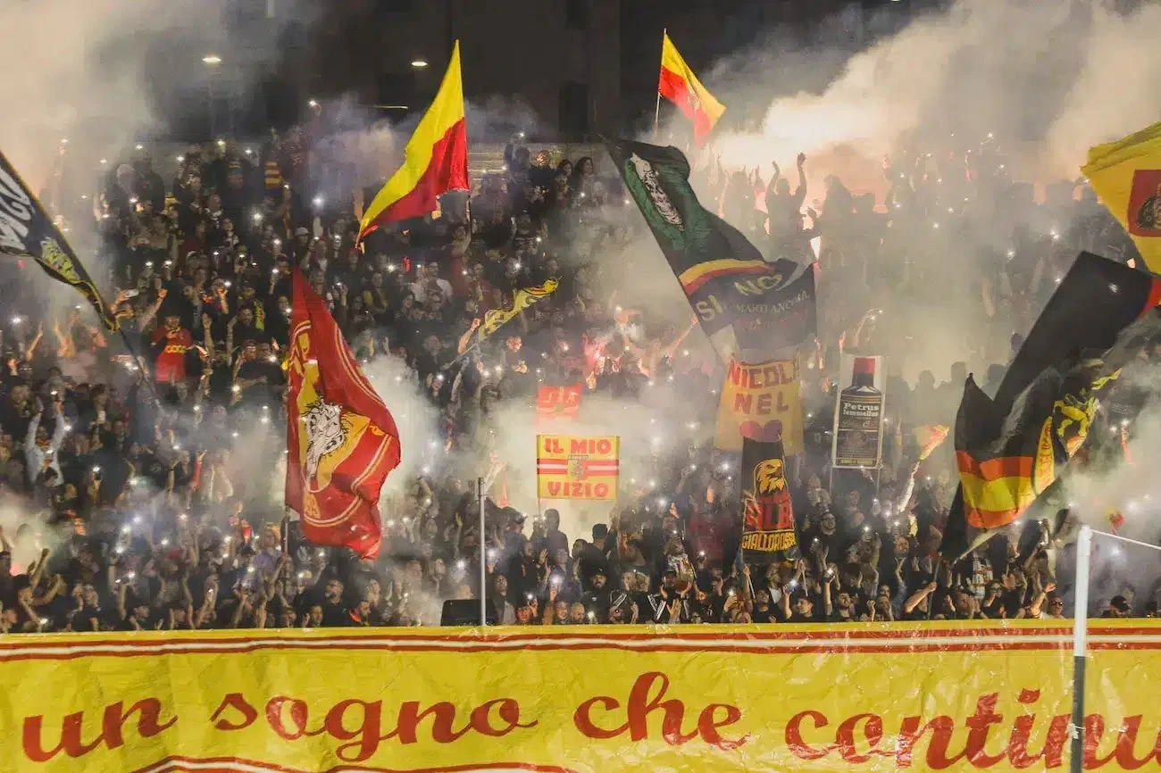 “Piovono Peluche dalla CMC”: la Curva Capraro annuncia l’iniziativa a favore dei bambini meno fortunati