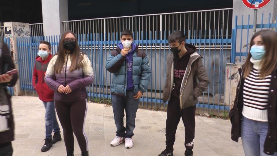 images Caos scuole a Catanzaro. La voce degli studenti: "Per adesso preferiamo la Dad in sicurezza"