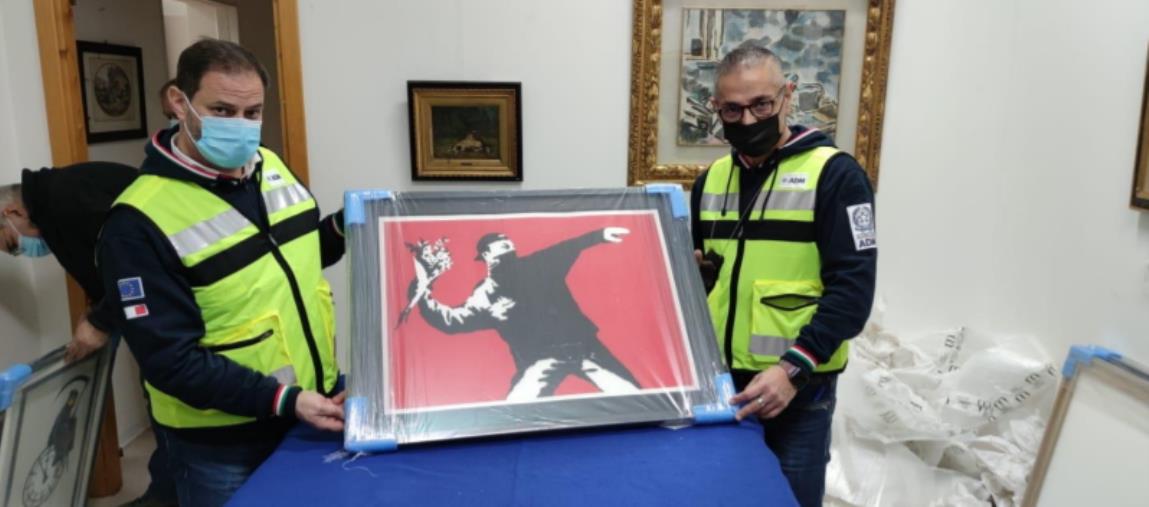 Reggio Calabria, ADM al servizio della cultura: importate celermente 13 opere di Banksy per la prossima mostra a Palazzo della Cultura images Reggio Calabria, ADM al servizio della cultura: importate celermente 13 opere di Banksy per la prossima mostra a Palazzo della Cultura