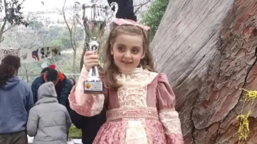 images L'associazione commercianti Catanzaro 3V proclama la mascherina più bella: è Greta Ritrovato