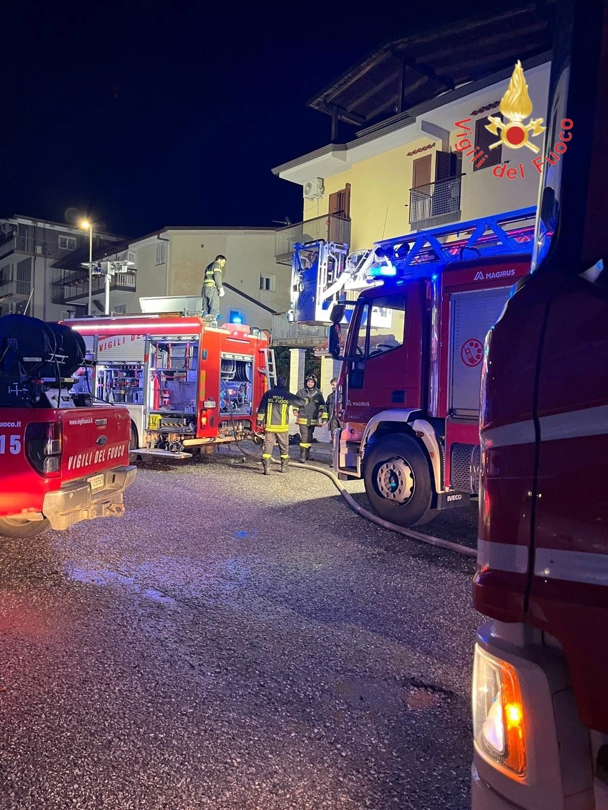 Lamezia, appartamento in fiamme: disposta l’evacuazione dell’intero palazzo