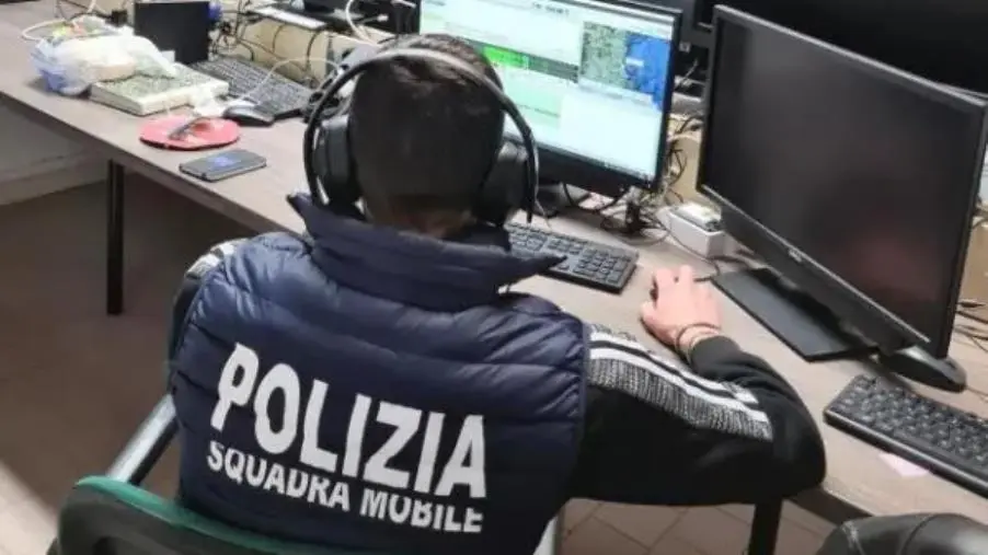 Arrestato a Crotone un cittadino iracheno domiciliato a Cutro: era ricercato dallo scorso anno images Arrestato a Crotone un cittadino iracheno domiciliato a Cutro: era ricercato dallo scorso anno