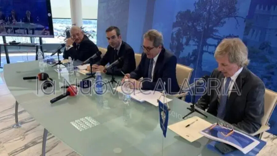 Presentato in Cittadella il premio Eccellenze INPS 2023, Occhiuto: “Dimostrato al Paese il valore della Calabria”
 images Presentato in Cittadella il premio Eccellenze INPS 2023, Occhiuto: “Dimostrato al Paese il valore della Calabria”