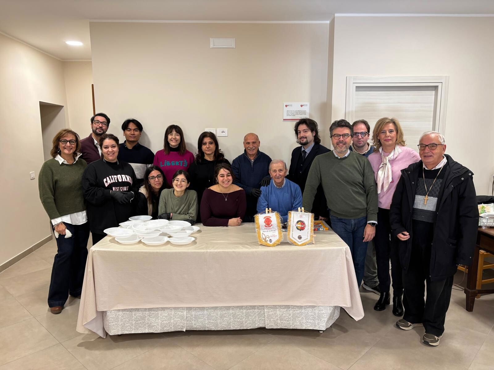 Secondo appuntamento di “Ci Mensiamo Noi” nella Mensa del Vescovo della Chiesa del Monte dei Morti images Secondo appuntamento di “Ci Mensiamo Noi” nella Mensa del Vescovo della Chiesa del Monte dei Morti