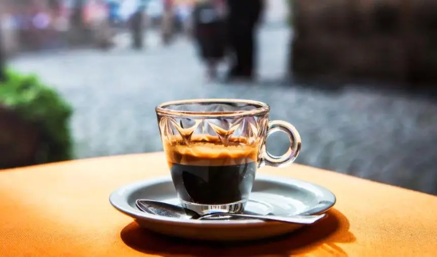 Dal 2 settembre anche i bar di Catanzaro aumenteranno il prezzo del caffè a 1,20€
 images Dal 2 settembre anche i bar di Catanzaro aumenteranno il prezzo del caffè a 1,20€