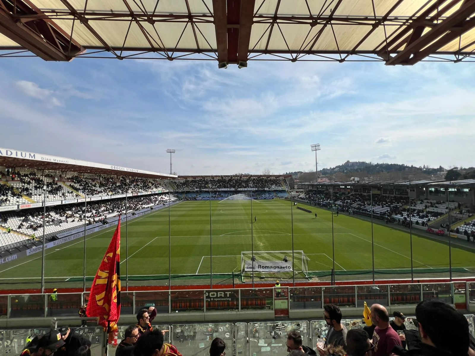Scontri tra tifosi prima della partita fra Cesena e Catanzaro 
