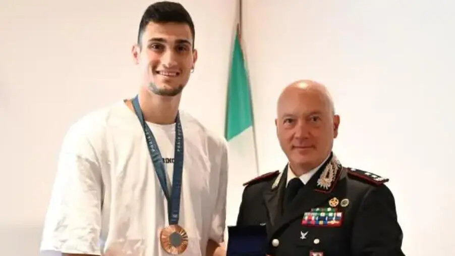 images E' festa per il bronzo olimpico di Simone Alessio: omaggiato a Catanzaro dai Carabinieri