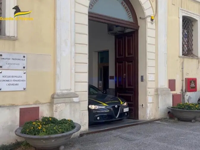 images Catanzaro, ‘Ndrangheta ed estorsioni: 10 arresti (I NOMI)