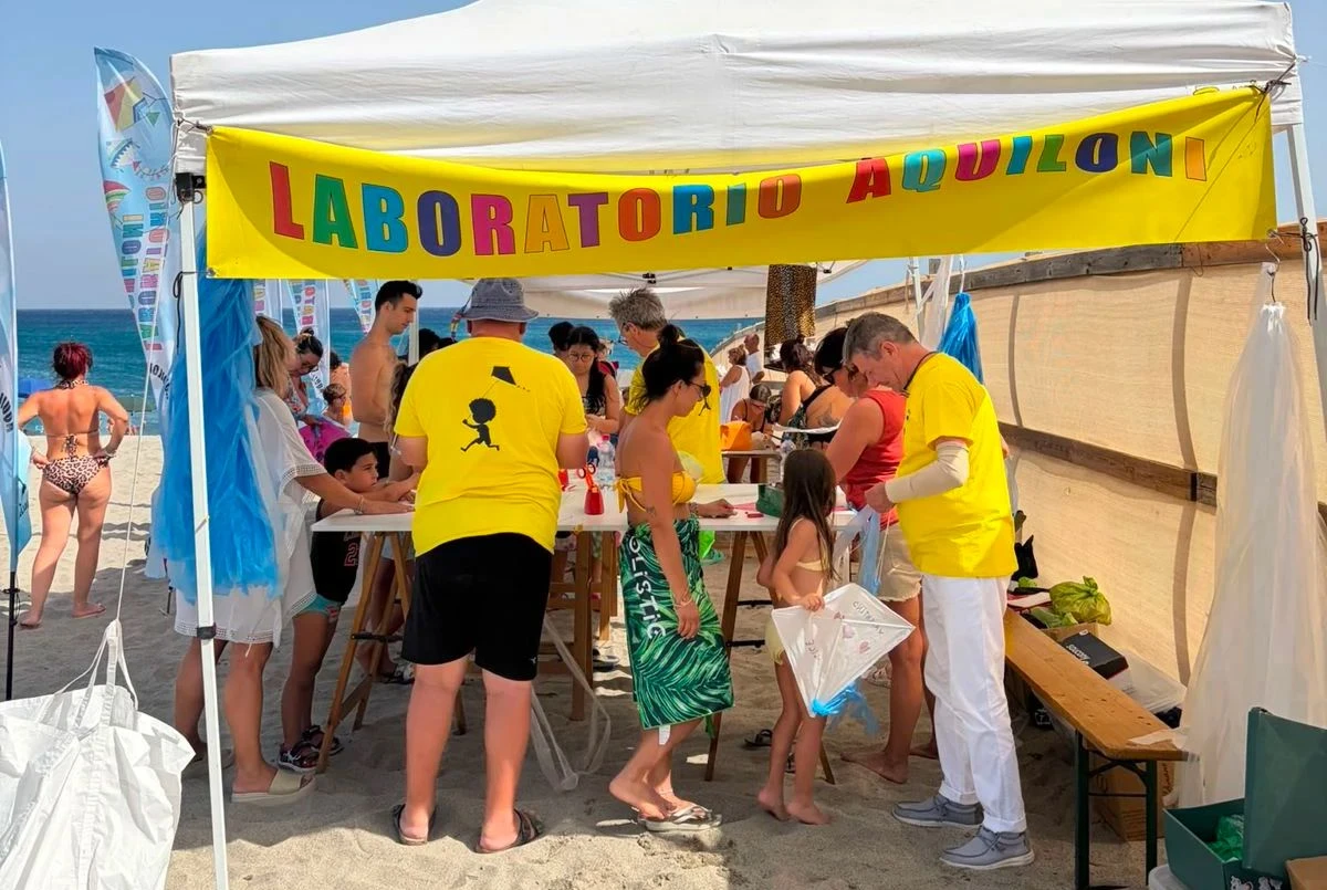 Catanzaro, Festival degli aquiloni: la prima giornata è stata un successo e oggi si replica 