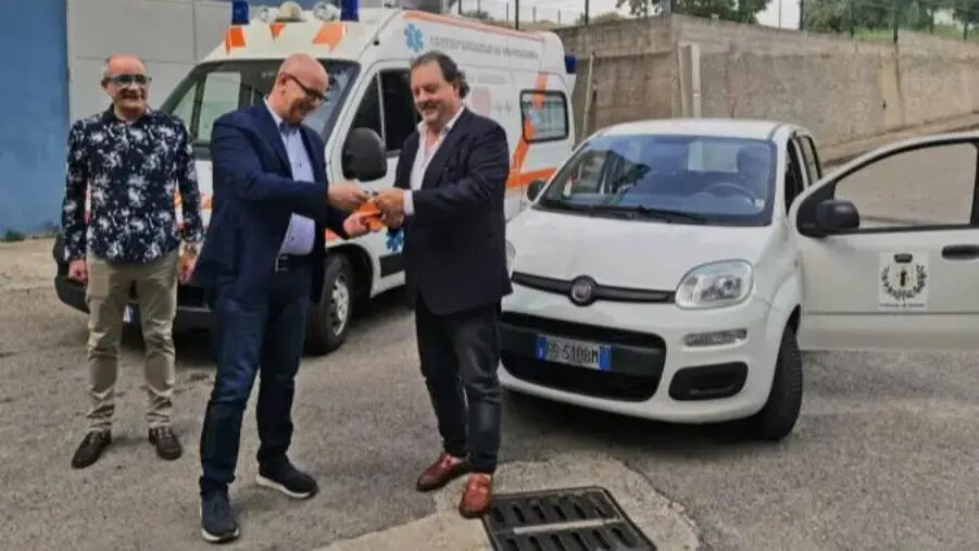 images Scambio di mezzi tra l’ASP di Catanzaro e il Comune di Maida
