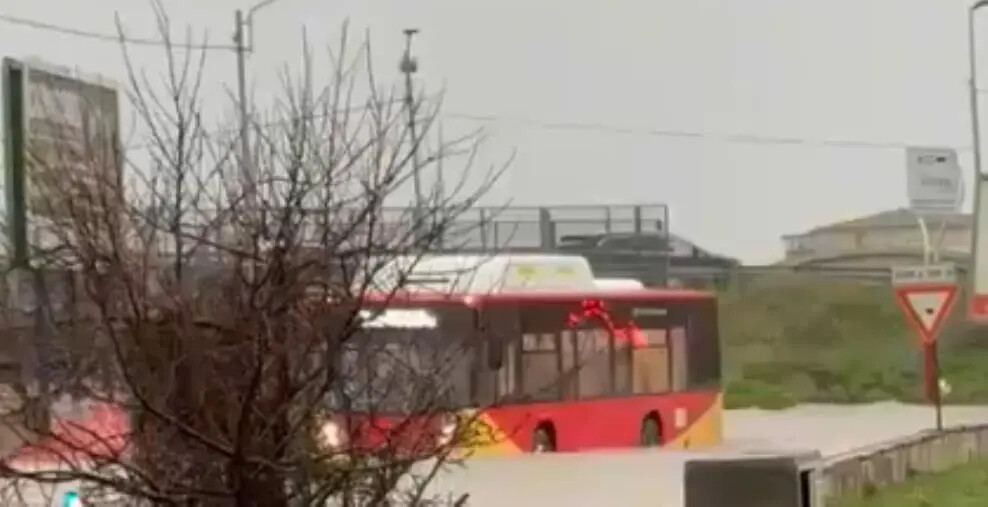 Maltempo a Catanzaro, il grazie di AMC ai suoi conducenti images Maltempo a Catanzaro, il grazie di AMC ai suoi conducenti