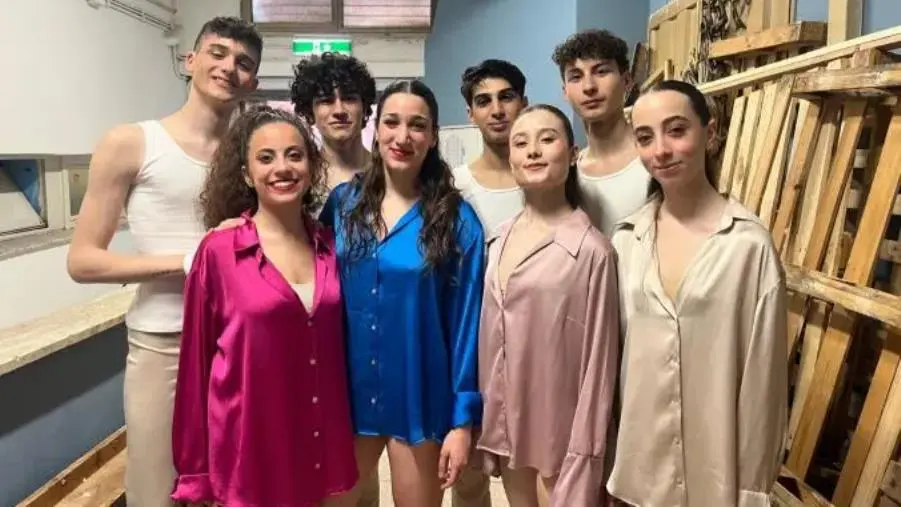Artedanza e la scuola di ballo del Politeama di Catanzaro conquistano il primo posto a Roma images Artedanza e la scuola di ballo del Politeama di Catanzaro conquistano il primo posto a Roma