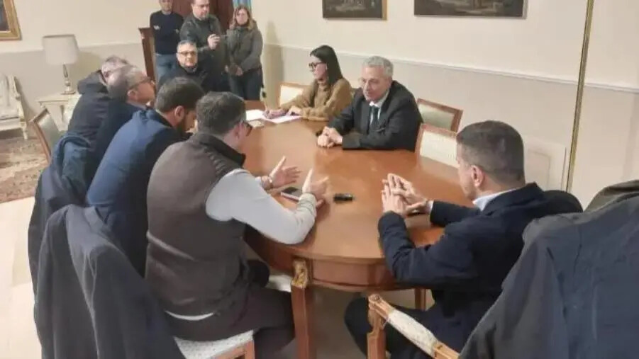 images Tirocinanti calabresi, i sindacati incontrano il prefetto di Catanzaro: "Sì a un impegno maggiore"