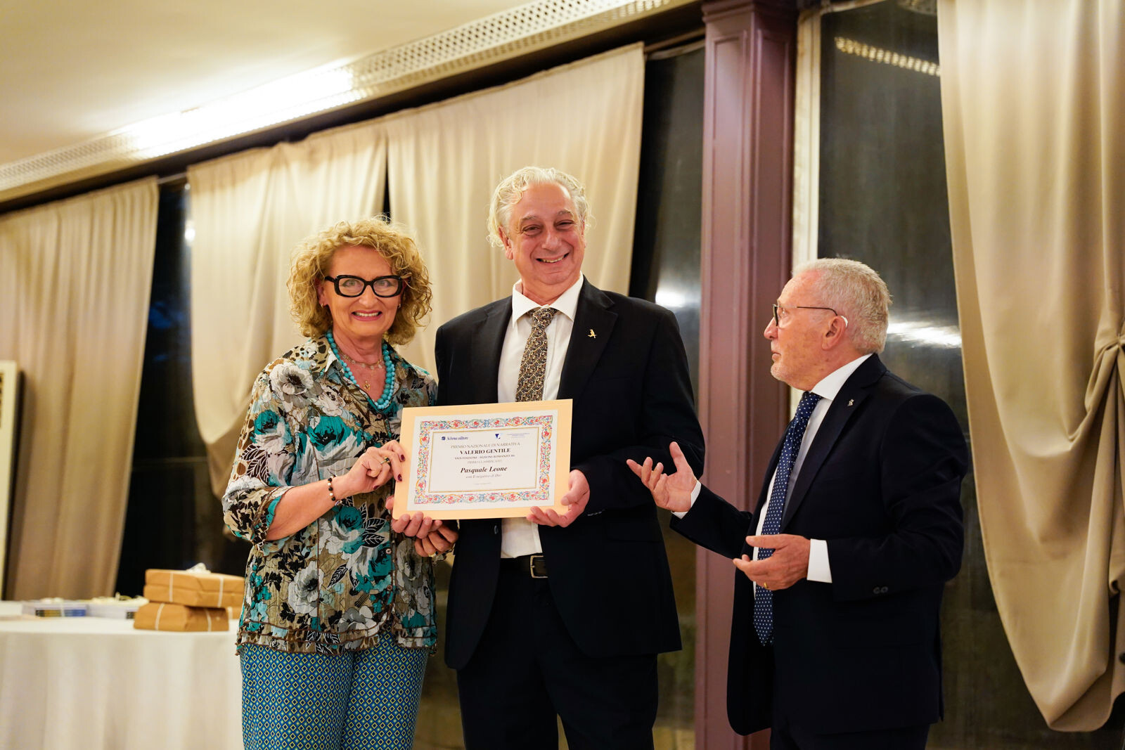 images Premio Valerio Gentile: riconoscimento a Pasquale Leone per 'Il negativo di Dio'
