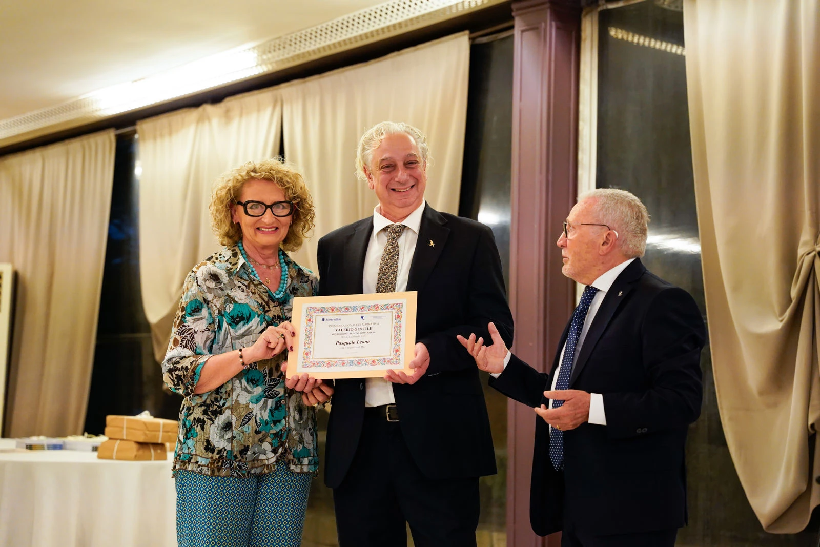 Premio Valerio Gentile: riconoscimento a Pasquale Leone per 'Il negativo di Dio'