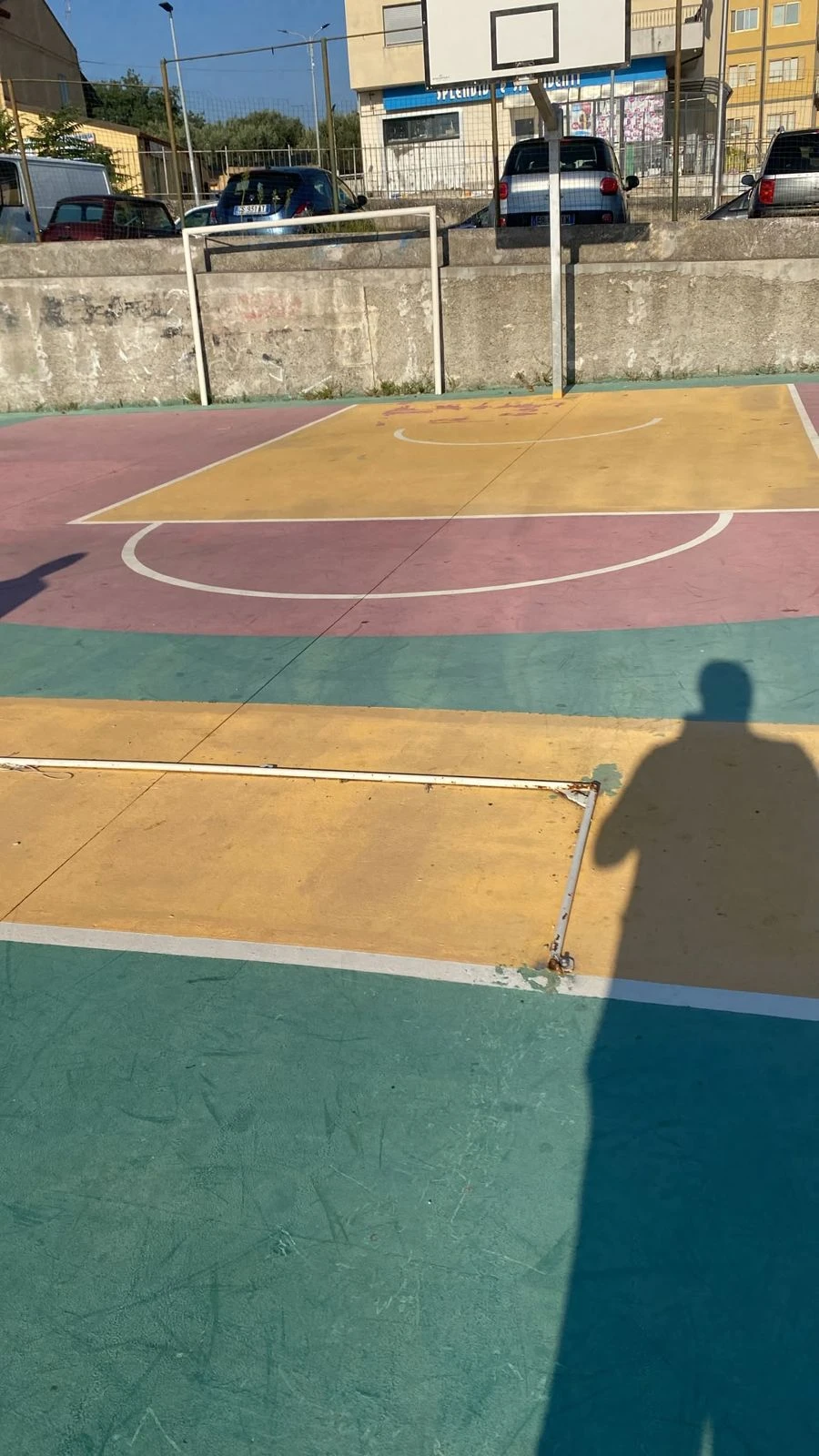 Nuovi atti vandalici nel campo sportivo del quartiere Mater Domini 