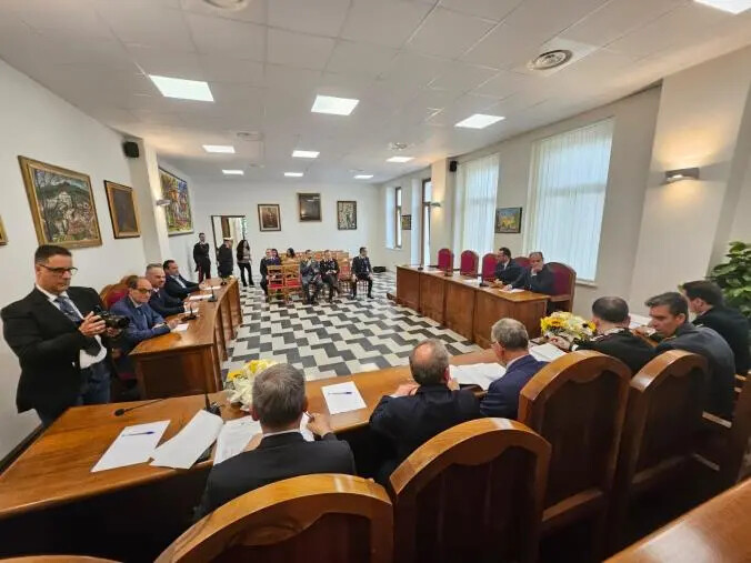 Girifalco ospita il Comitato per l’Ordine e la Sicurezza: focus su estate, viabilità e videosorveglianza images Girifalco ospita il Comitato per l’Ordine e la Sicurezza: focus su estate, viabilità e videosorveglianza