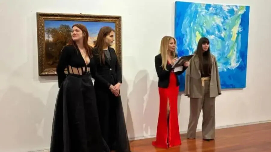 Catanzaro, un successo la sfilata ispirata a 'Vulcano': moda, arte e identità images Catanzaro, un successo la sfilata ispirata a 'Vulcano': moda, arte e identità