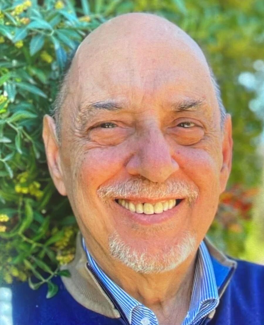 images Scuola in lutto a Catanzaro: morto l’ex preside Macrì 