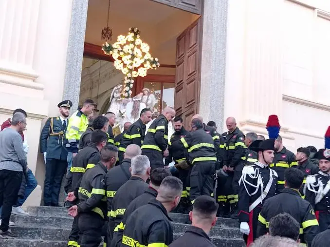 Catanzaro, la riflessione di Emanuele: “La Naca, le buche e i dormienti” images Catanzaro, la riflessione di Emanuele: “La Naca, le buche e i dormienti”