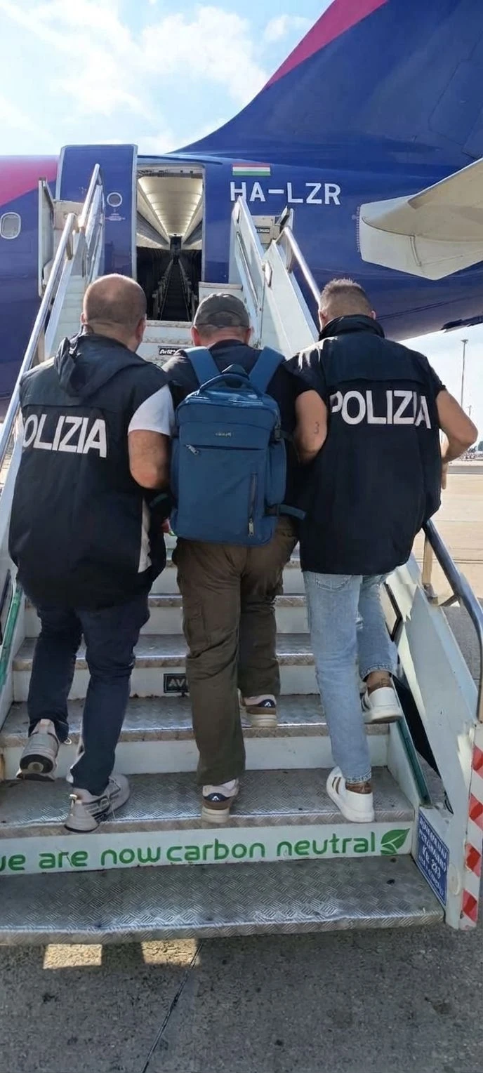 Crotone: la Polizia rimpatria un cittadino extracomunitario irregolare