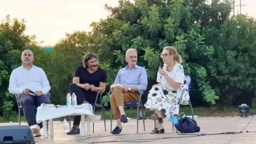 images EstArte, un successo la seconda serata con il romanziere Domenico Dara e il musicista Andrea Bressi