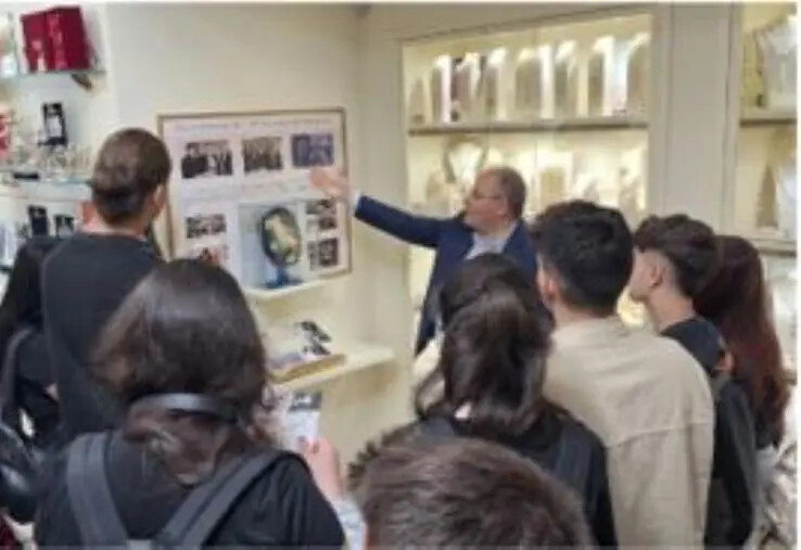 images Liceo Artistico di Squillace, oltre l'apprendimento: il gioiello tra l’arte contemporanea, l’arte sacra e la tradizione orafa del maestro Affidato