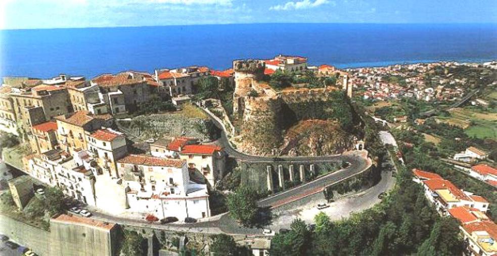 images Belvedere Marittimo. In estate la premiazione del concorso letterario "Castelli d'Amore"