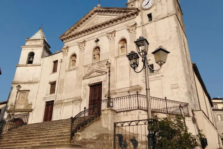 Dramma nel Catanzarese, a Sersale l'ultimo saluto a Paola: proclamato il lutto cittadino images Dramma nel Catanzarese, a Sersale l'ultimo saluto a Paola: proclamato il lutto cittadino