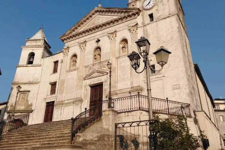 Dramma nel Catanzarese, a Sersale l'ultimo saluto a Paola: proclamato il lutto cittadino  images Dramma nel Catanzarese, a Sersale l'ultimo saluto a Paola: proclamato il lutto cittadino