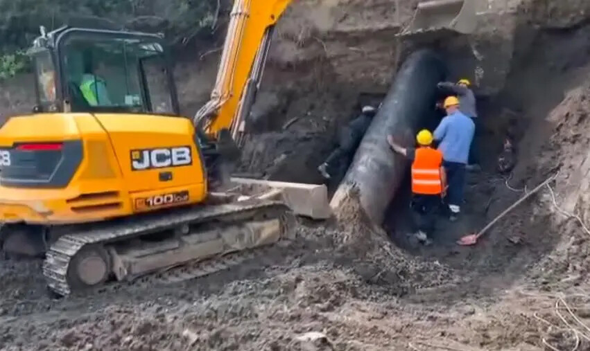 images Catanzaro, torna l'acqua: eseguita riparazione all'acquedotto Simeri Passante 