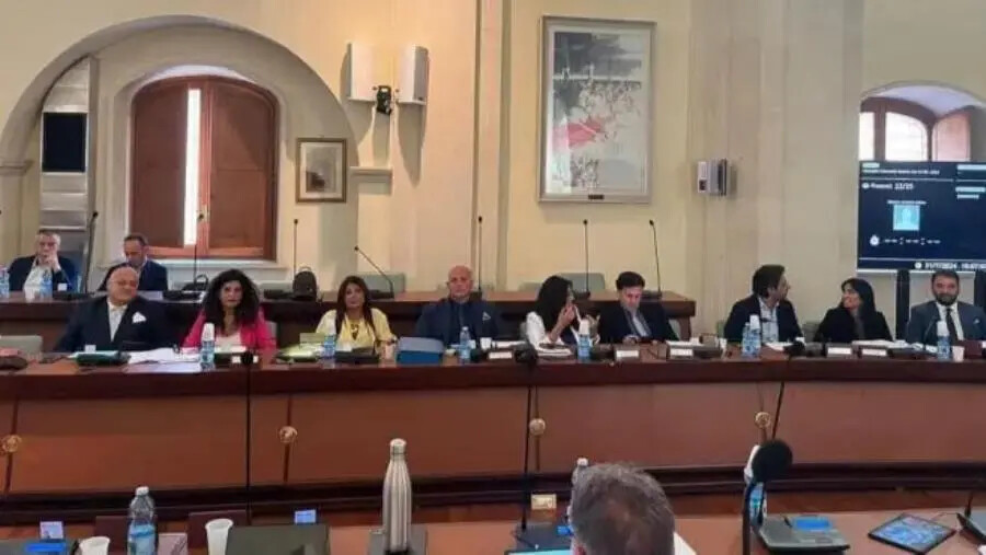 Corigliano Rossano, il j'accuse dell'opposizione al sindaco Stasi in Consiglio comunale images Corigliano Rossano, il j'accuse dell'opposizione al sindaco Stasi in Consiglio comunale