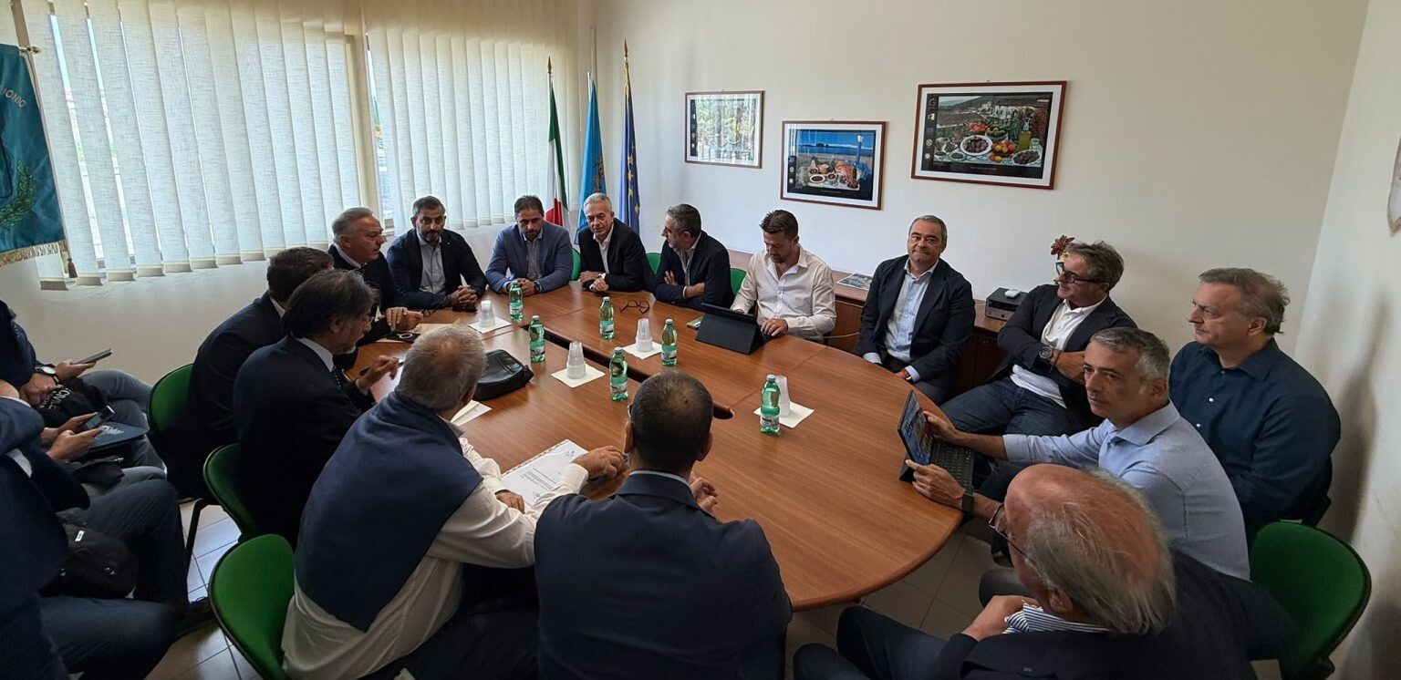 Fiume Crati, intesa tra Regione e Comuni per interventi urgenti: Calabria Verde e Consorzio di Bonifica gli enti attuatori images Fiume Crati, intesa tra Regione e Comuni per interventi urgenti: Calabria Verde e Consorzio di Bonifica gli enti attuatori