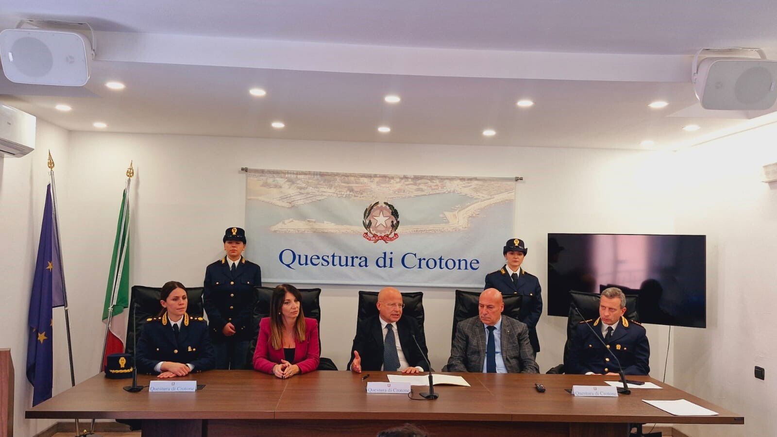 Recupero dei soggetti maltrattanti, rinnovato a Crotone il protocollo tra Polizia e Comune images Recupero dei soggetti maltrattanti, rinnovato a Crotone il protocollo tra Polizia e Comune