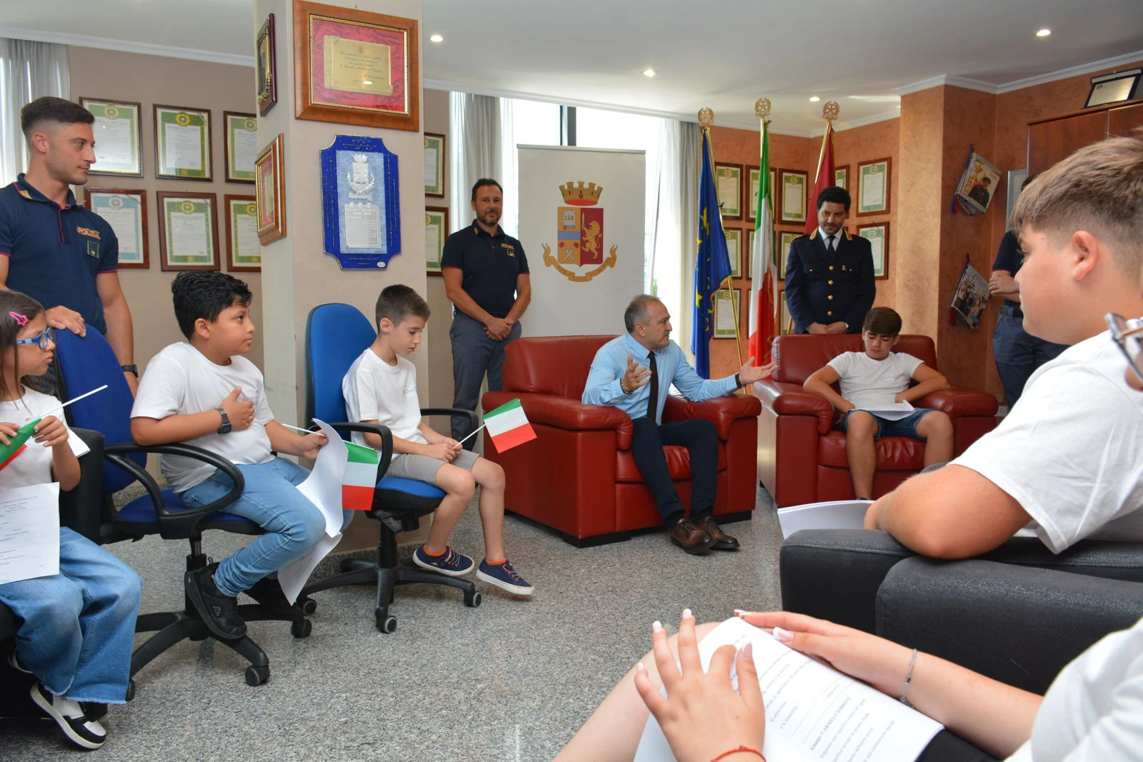 Vibo Valentia, un giorno speciale in Questura per i bambini del Centro Udire di Filogaso
