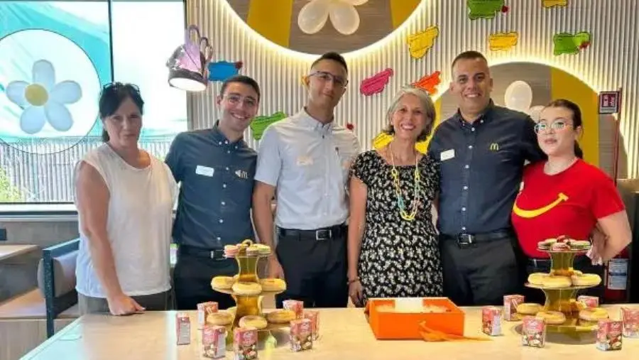 images Crotone, un pomeriggio tra poesia e merende? Al McDonald’s si può!