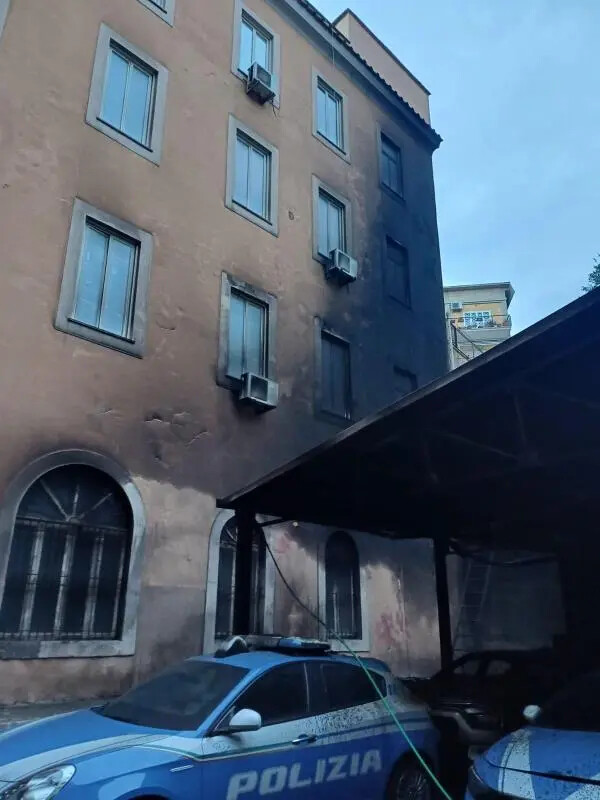 Incendio al Commissariato di Albano, Fsp Polizia: “Origine dolosa, clima terribile” images Incendio al Commissariato di Albano, Fsp Polizia: “Origine dolosa, clima terribile”