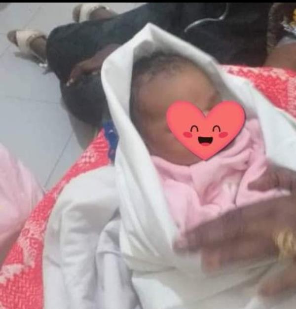 images Catanzaro. Chiama la figlia come l'avvocatessa che lo sta assistendo, la riconoscenza di un uomo del Senegal 