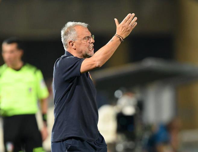 images Locride Ambiente, disagi per la raccolta dei rifiuti: manca il personale