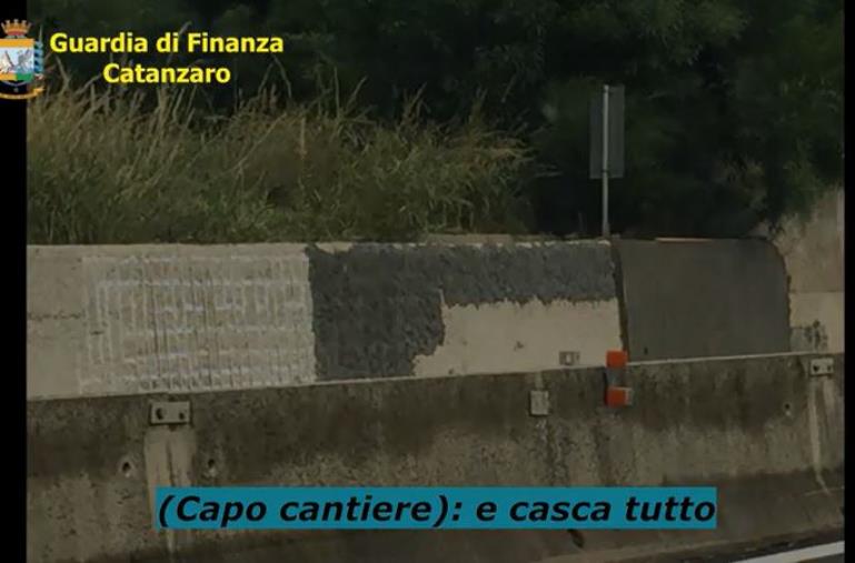images "Una porcheria... Casca tutto". Malta scadente e i 'miscugli' nei lavori del ponte Morandi e dei muri della S.S. 280