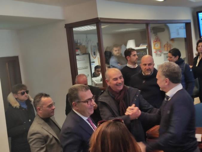 Brutto "salvato" dall'Aula. Il centrodestra cresce numericamente, ma si prepara ad una lunga faida interna images Brutto "salvato" dall'Aula. Il centrodestra cresce numericamente, ma si prepara ad una lunga faida interna