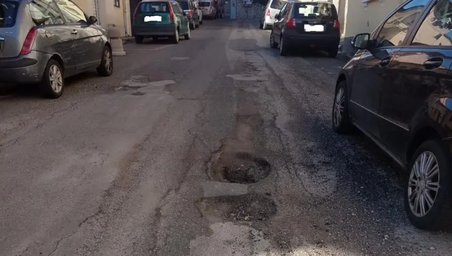 Ancora problemi di buche a Catanzaro, Critelli (Nuova Genesi) chiama in causa Scalise images Ancora problemi di buche a Catanzaro, Critelli (Nuova Genesi) chiama in causa Scalise