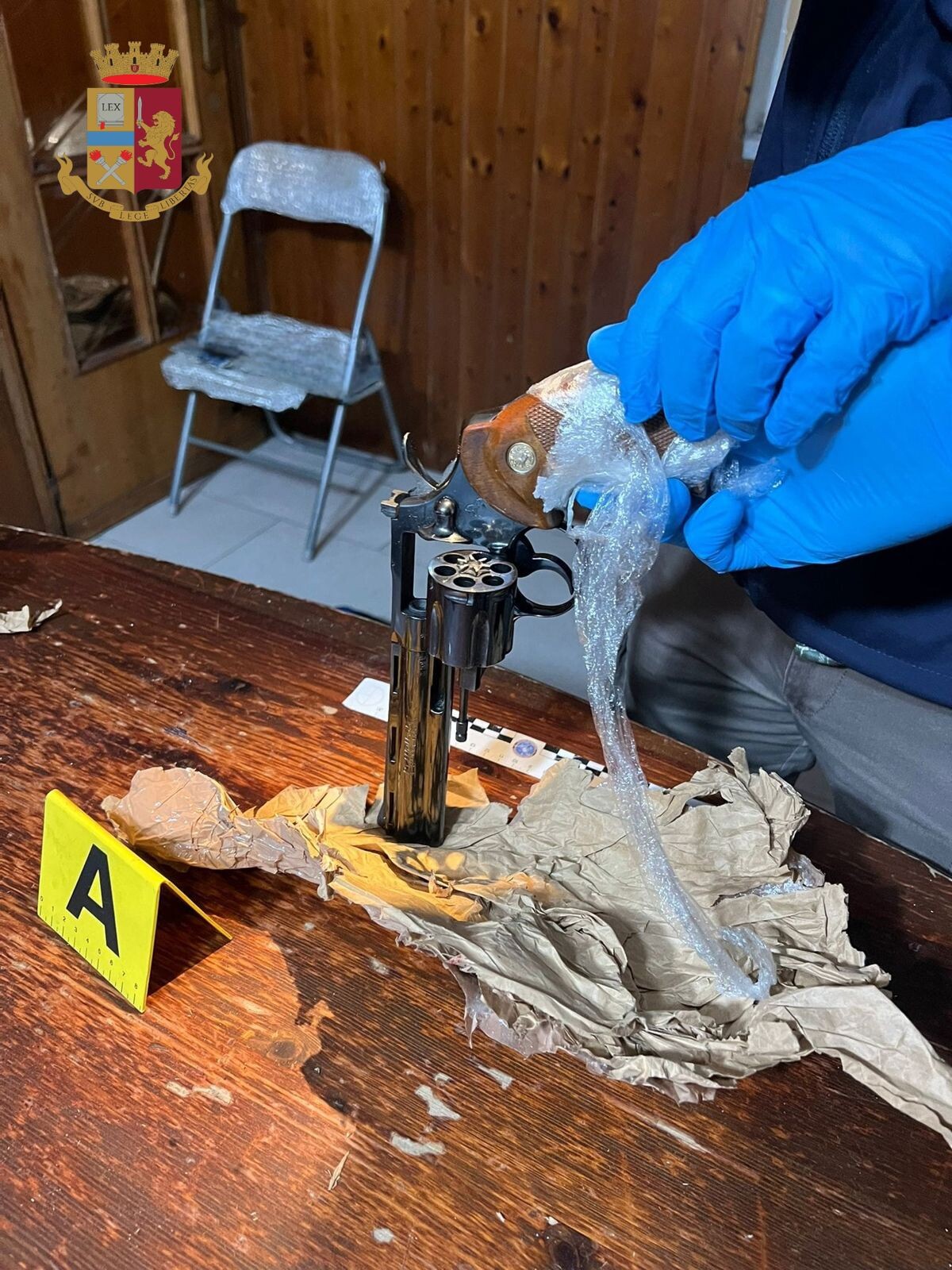 images Reggio Calabria, arrestati due fratelli per detenzione di armi, munizionamento e droga nel quartiere Modena