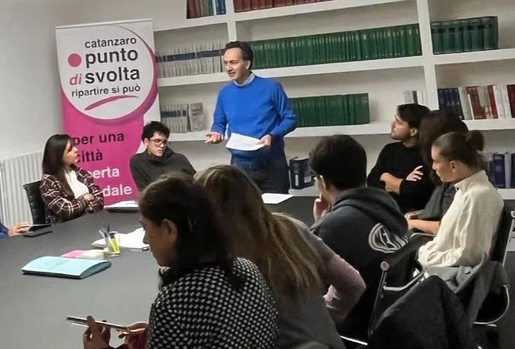 Giovani, università, scuola e lavoro: "Catanzaro punto di Svolta" avvia il confronto per costruire nuove opportunità