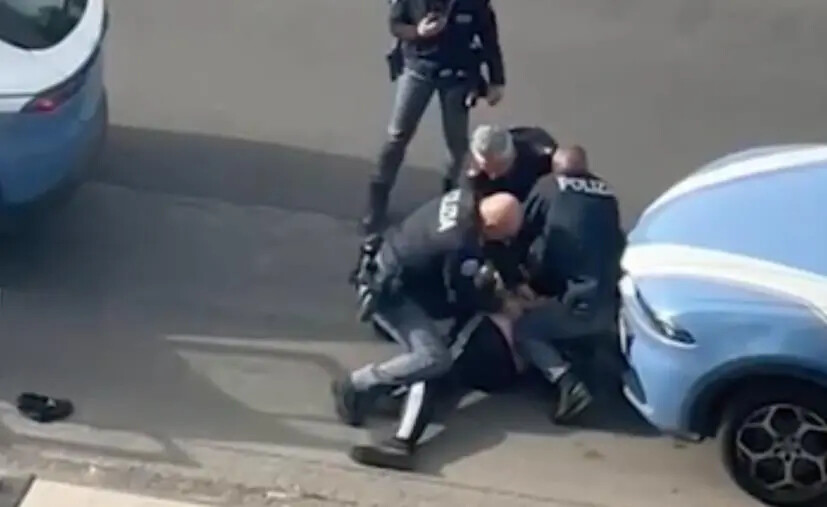 images Giornalista fermato a Cosenza, Potere al Popolo "condanna fermamente l'episodio di repressione"