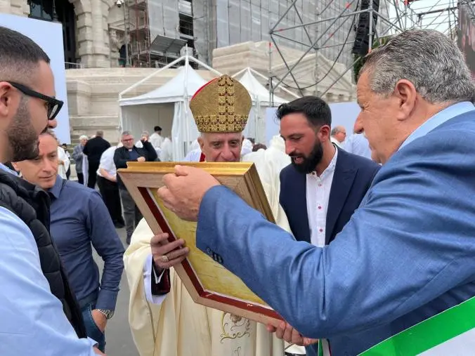 images Un simbolo di fede e tradizione: Conflenti al Giubileo 2025